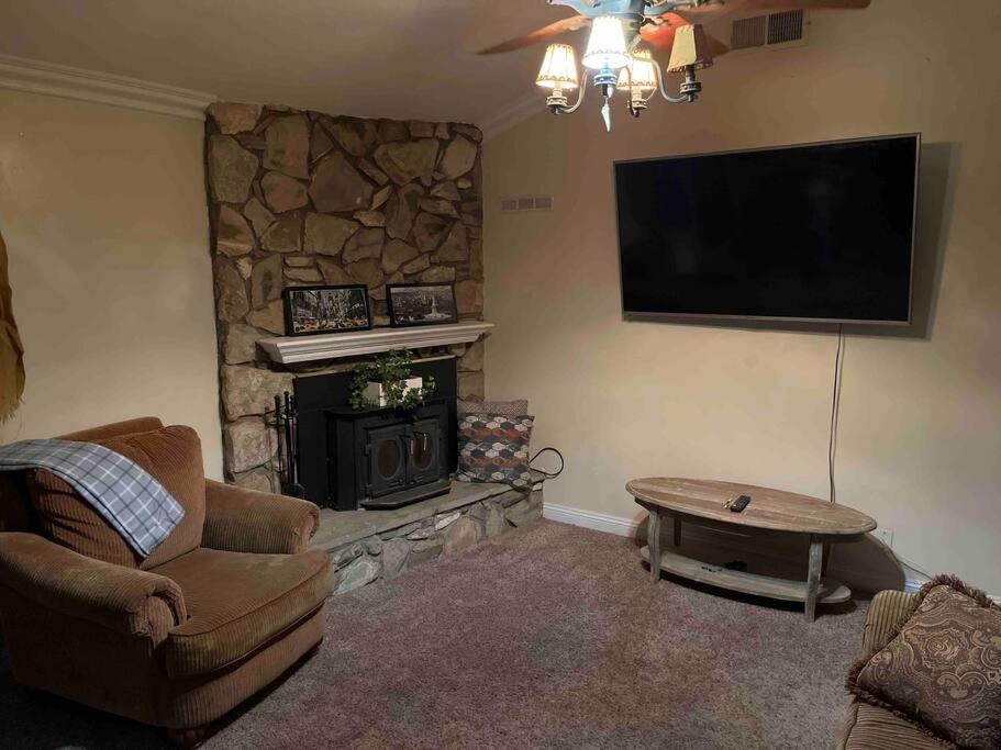 Peaceful & Cozy 3 Bedroom Ranch-Home W/Fireplace Hemet Kültér fotó